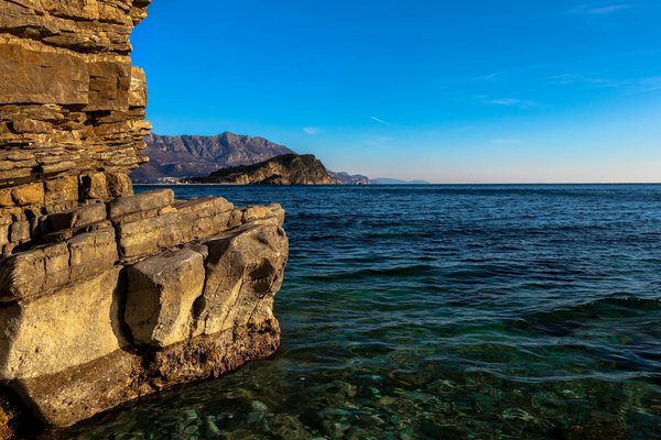 Quels sont les meilleurs spots pour faire de la plongée en apnée dans les eaux cristallines de Belize?